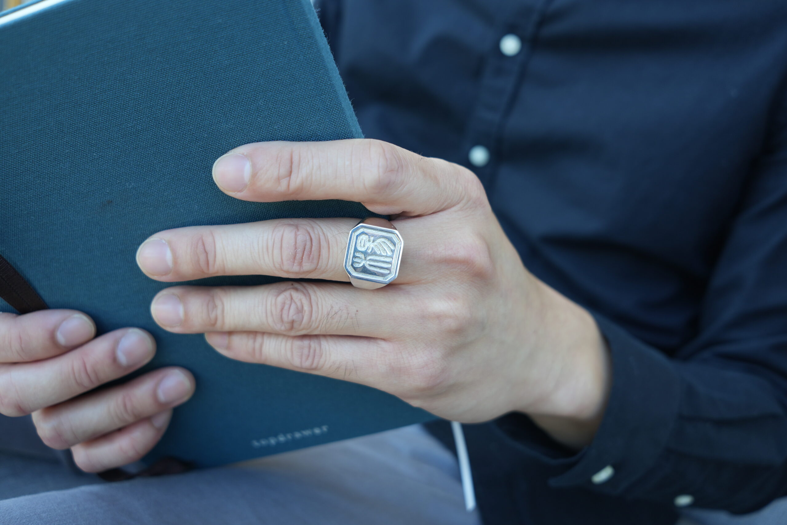 LINEAGE SIGNET RING - Image 12